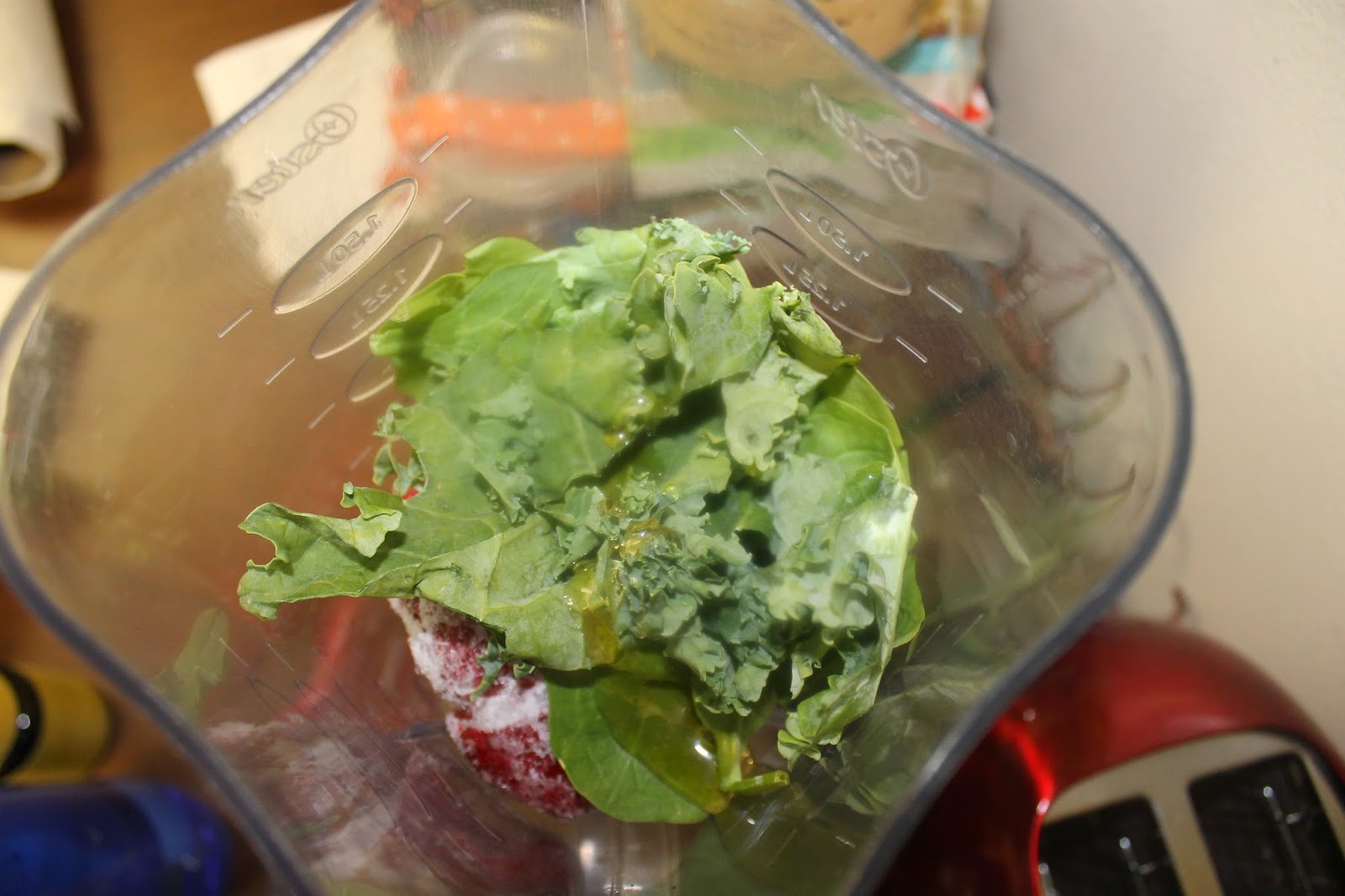 Sprinkle of Vegan Vegan Green Smoothie (Banana, Strawberry, Kale, and