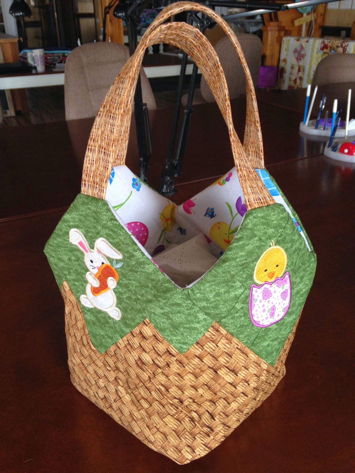 Quiltsmart Printed Interfacing Brag Post Fabulous Mondo Bag... Easter