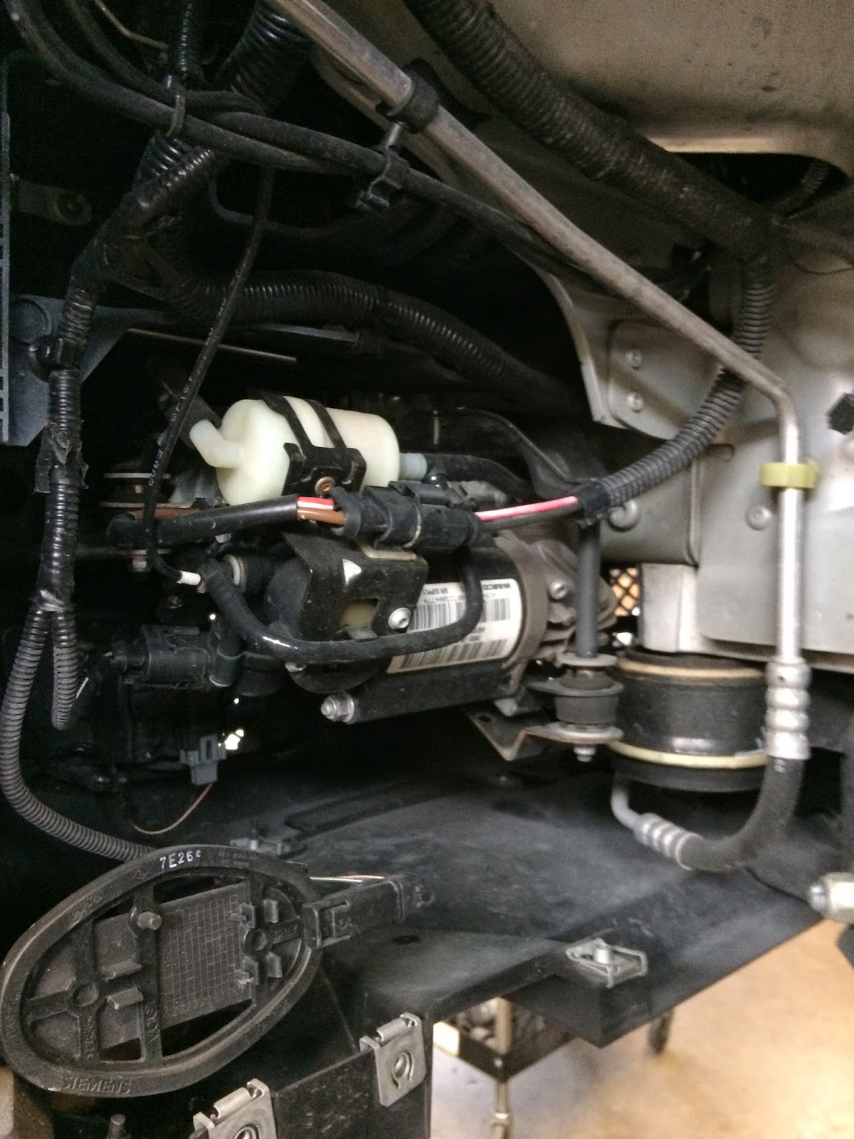 How to change the air suspension compressor on your Jaguar XJ