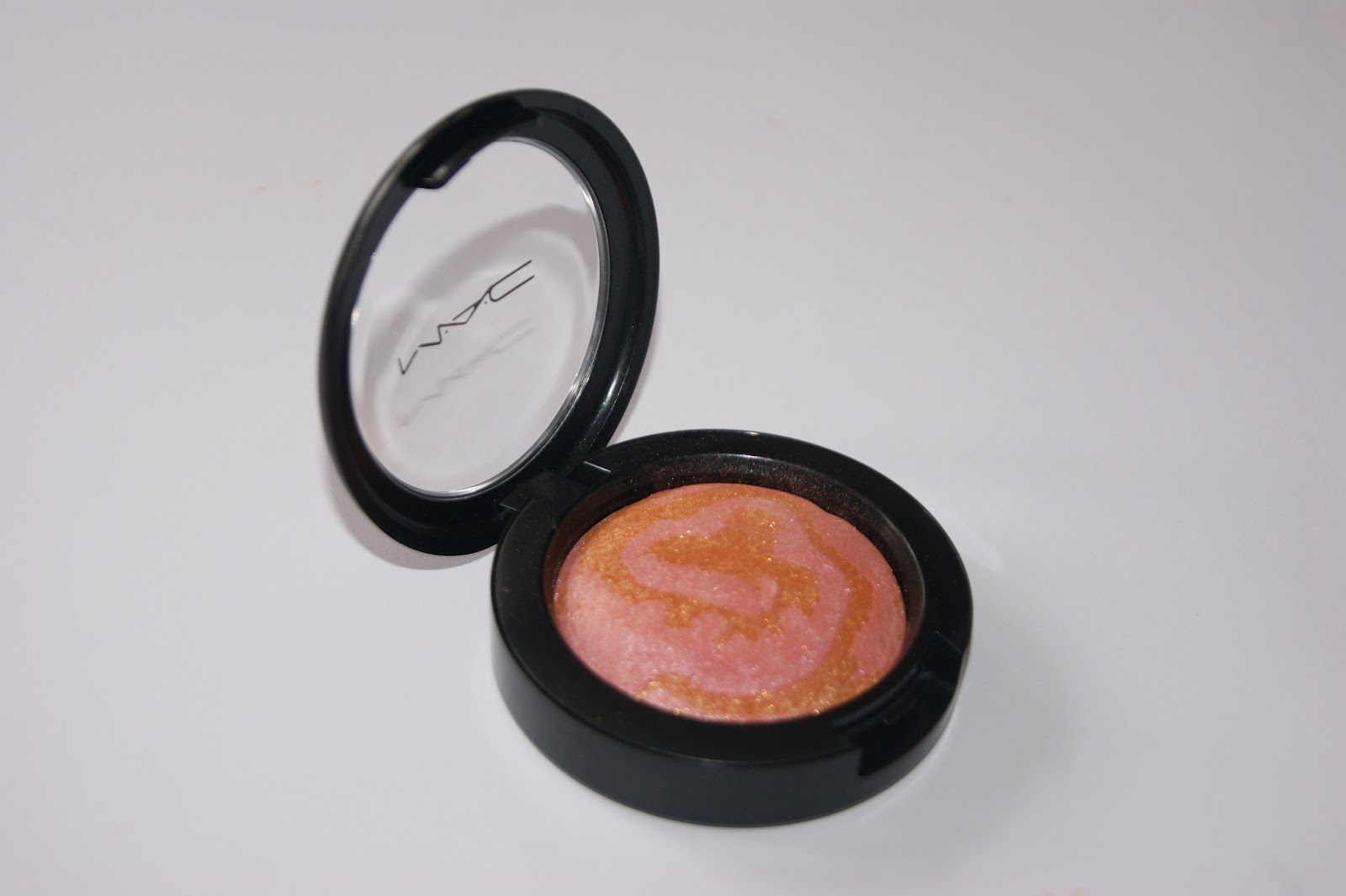 MAC Solar Ray Mineralize Blush - Review