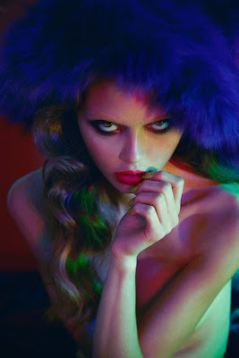 blue fur hat, model wearing huge hat, red lip, neon lip, beauty photographer