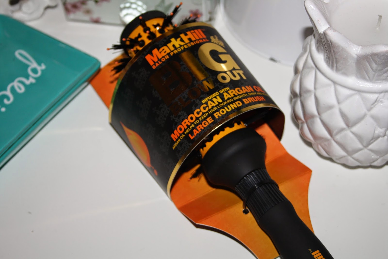 REVIEW MARK HILL BIG BLOW OUT LARGE ROUND BRUSH PRETTY YOUNG THING