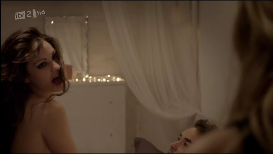 vinstra dressing table