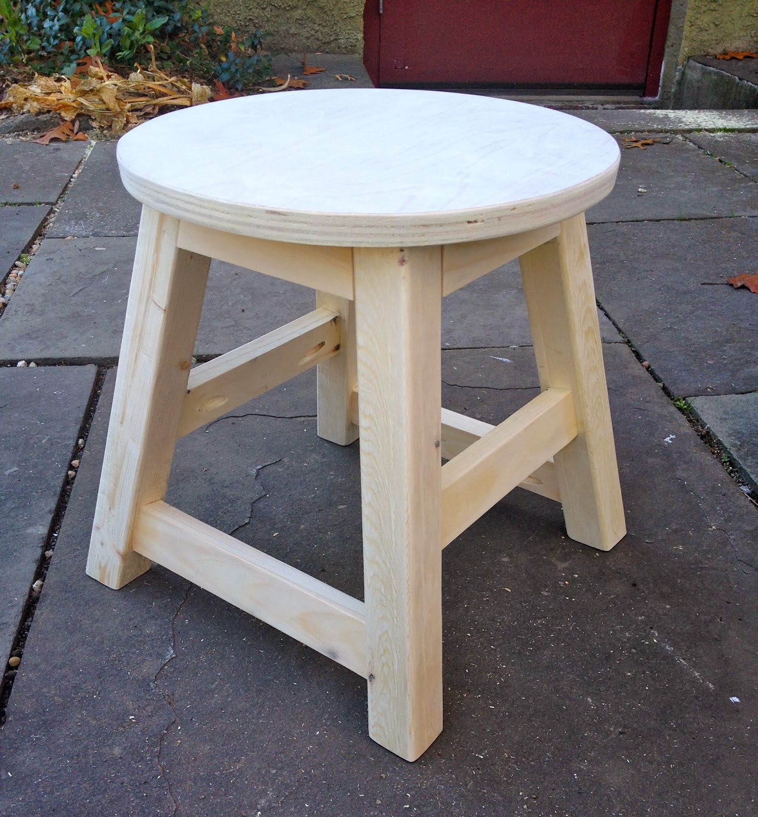 DIY Play Vanity Jaime Costiglio