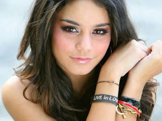 Foto Vanessa Hudgens | Profil Artis Terbaru