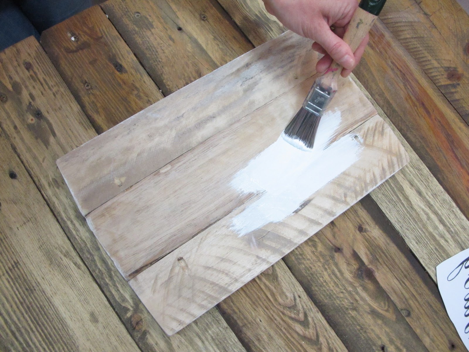 Crea VINTAGE CÓMO HACER UN LETRERO VINTAGE CON UN ESTARCIDO Y UN TRANSFER