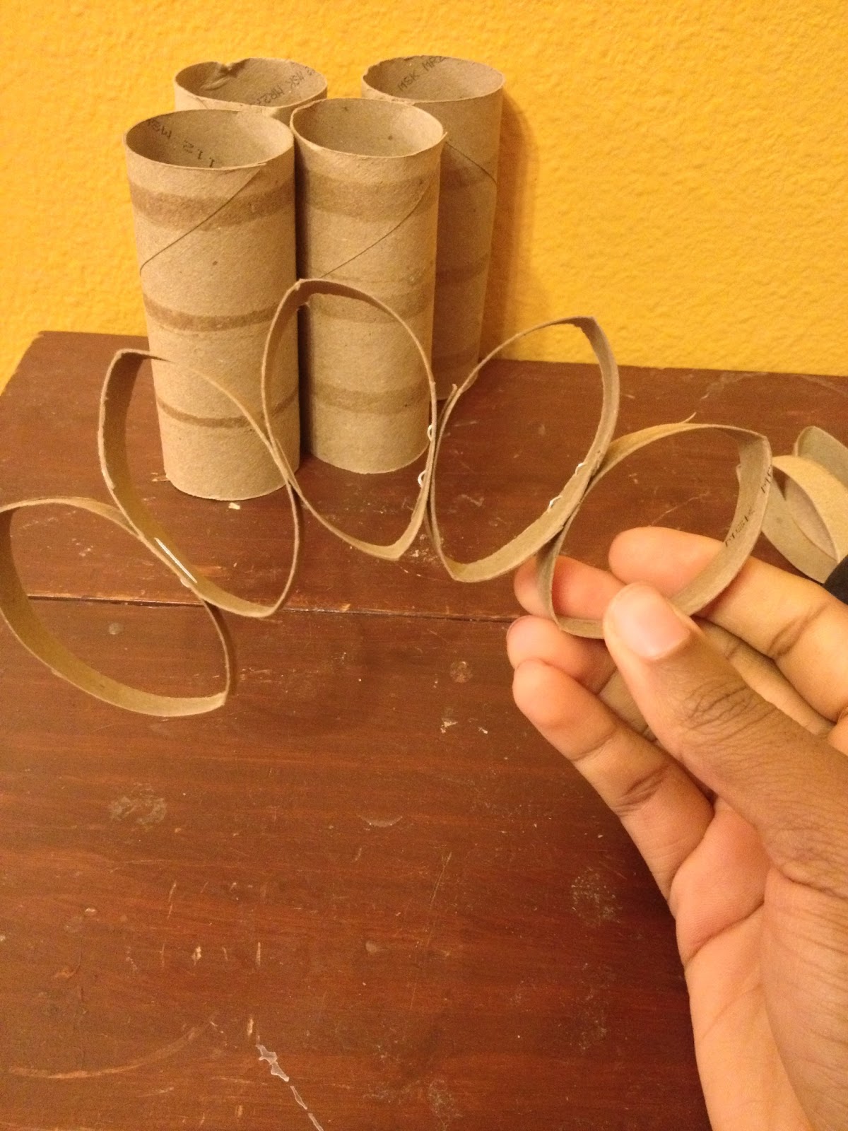 5 Minute DIY Making Flowers Out of Paper Towel Rolls