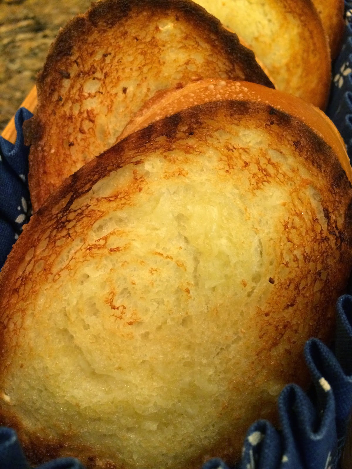 Little Magnolia Kitchen THE BEST HOMEMADE GARLIC TOAST WITH SPAGHETTI