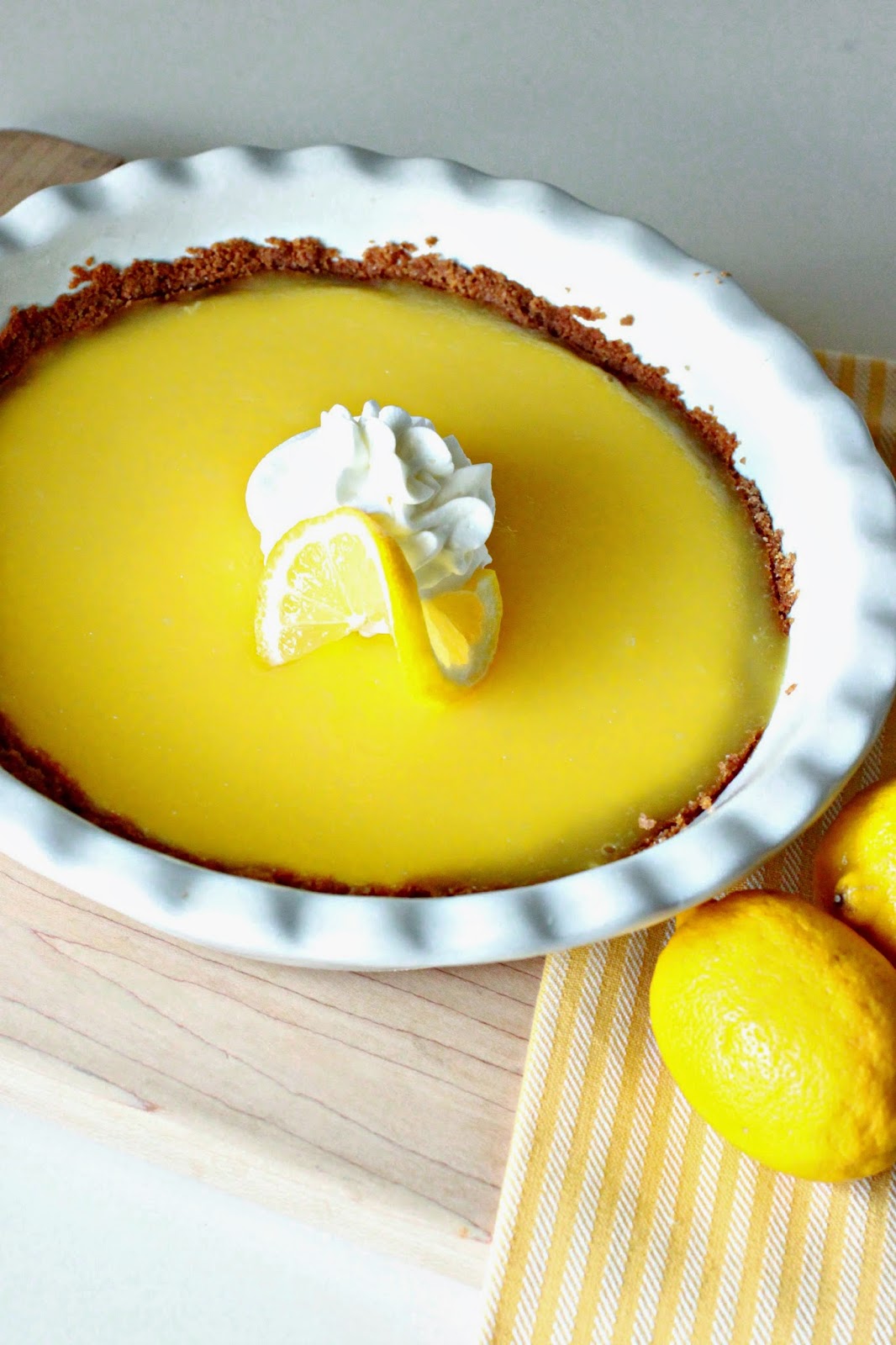 Larissa Another Day: Lemon Cheesecake Pie