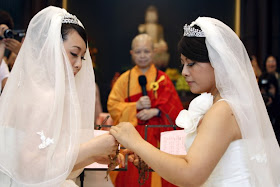 Biksu Budha Restui Pernikahan Sesama Wanita di Taiwan