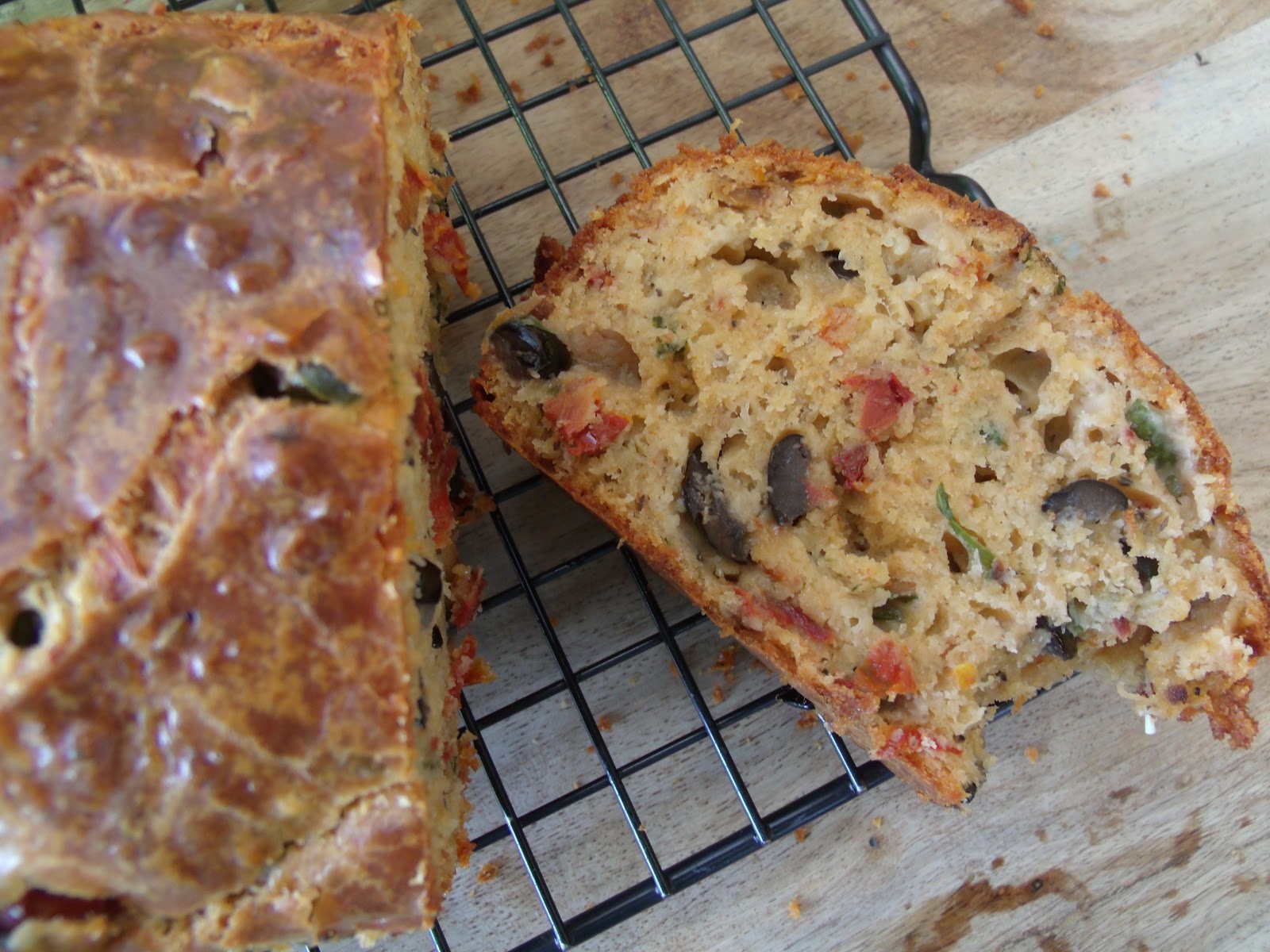 Lola and Finn's mum Je vous présente le cake! Sun dried tomato, Olive