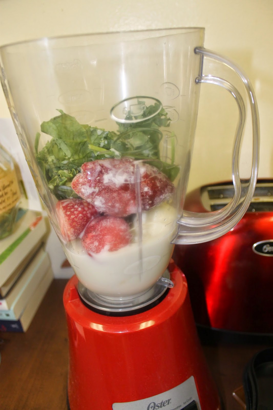 Sprinkle of Vegan Vegan Green Smoothie (Banana, Strawberry, Kale, and