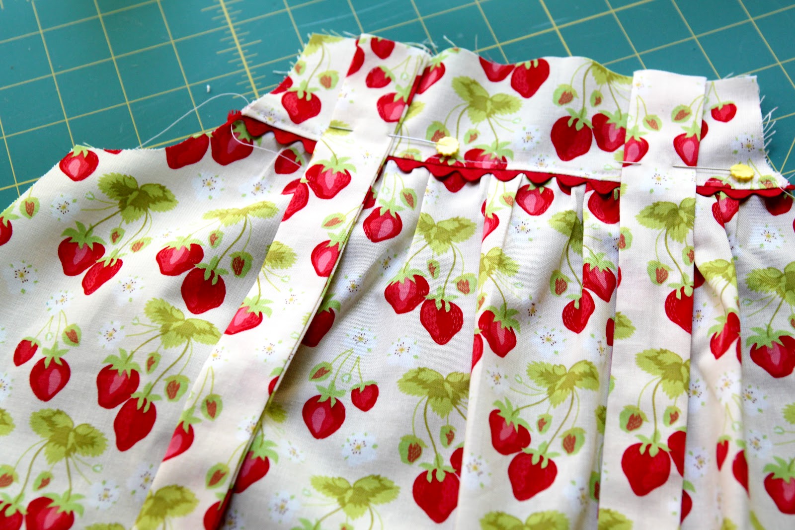 Summer Picnic Dress Free PDF Pattern and Tutorial The Cottage Mama