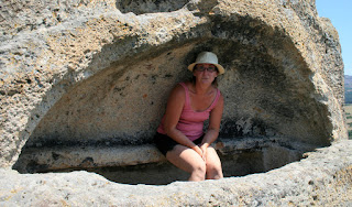 A jumped into this grave very quickly A jumped into this grave very quickly