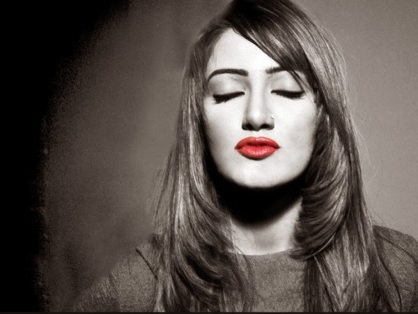 WebsiteMasti.blogspot.com: Mathira Khan Hot Wallpapers and videos.