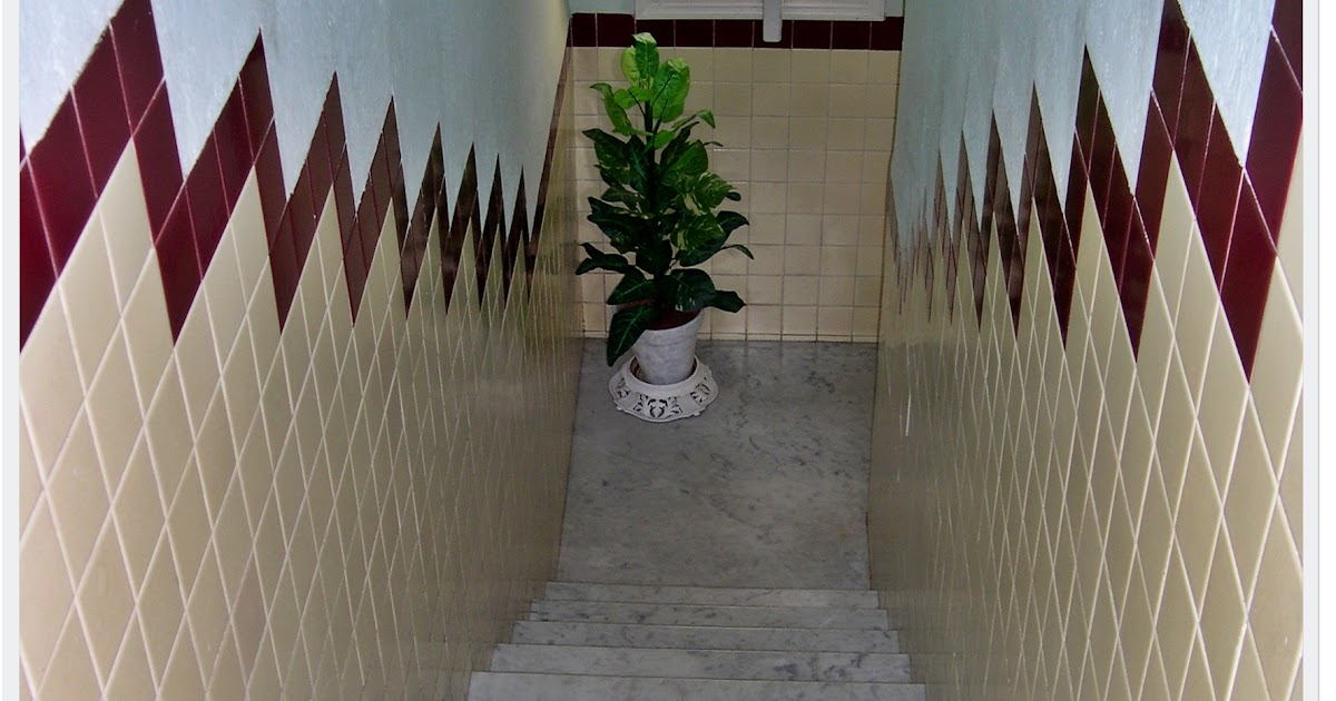 Room for Rent: Escalera de entrada