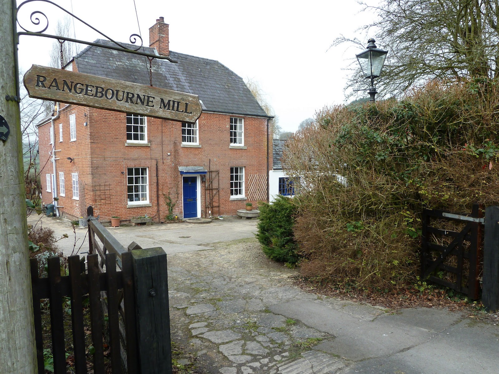 Devizes Days in Words and Pictures 2015 A Walk around Drew's Pond