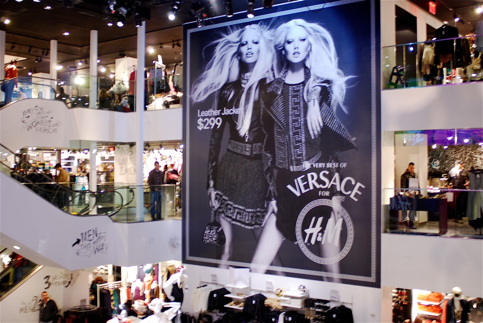 Nyc Nyc Versace For H M Hits The Sales Racks
