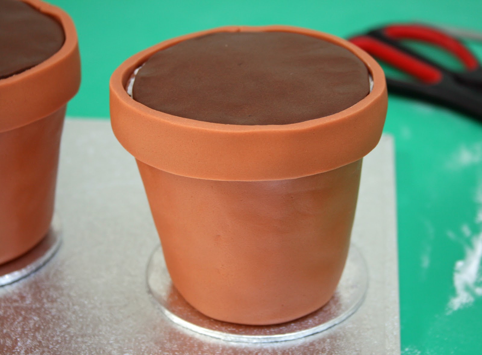 lauralovescakes... Flowerpot Cakes