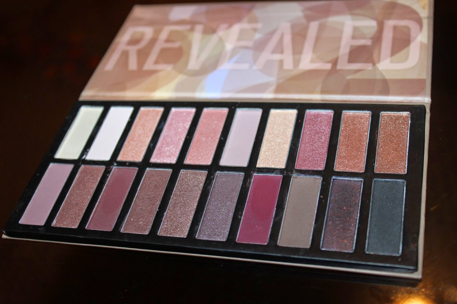 5 Eyeshadow Palettes That Makeup Beginners Need