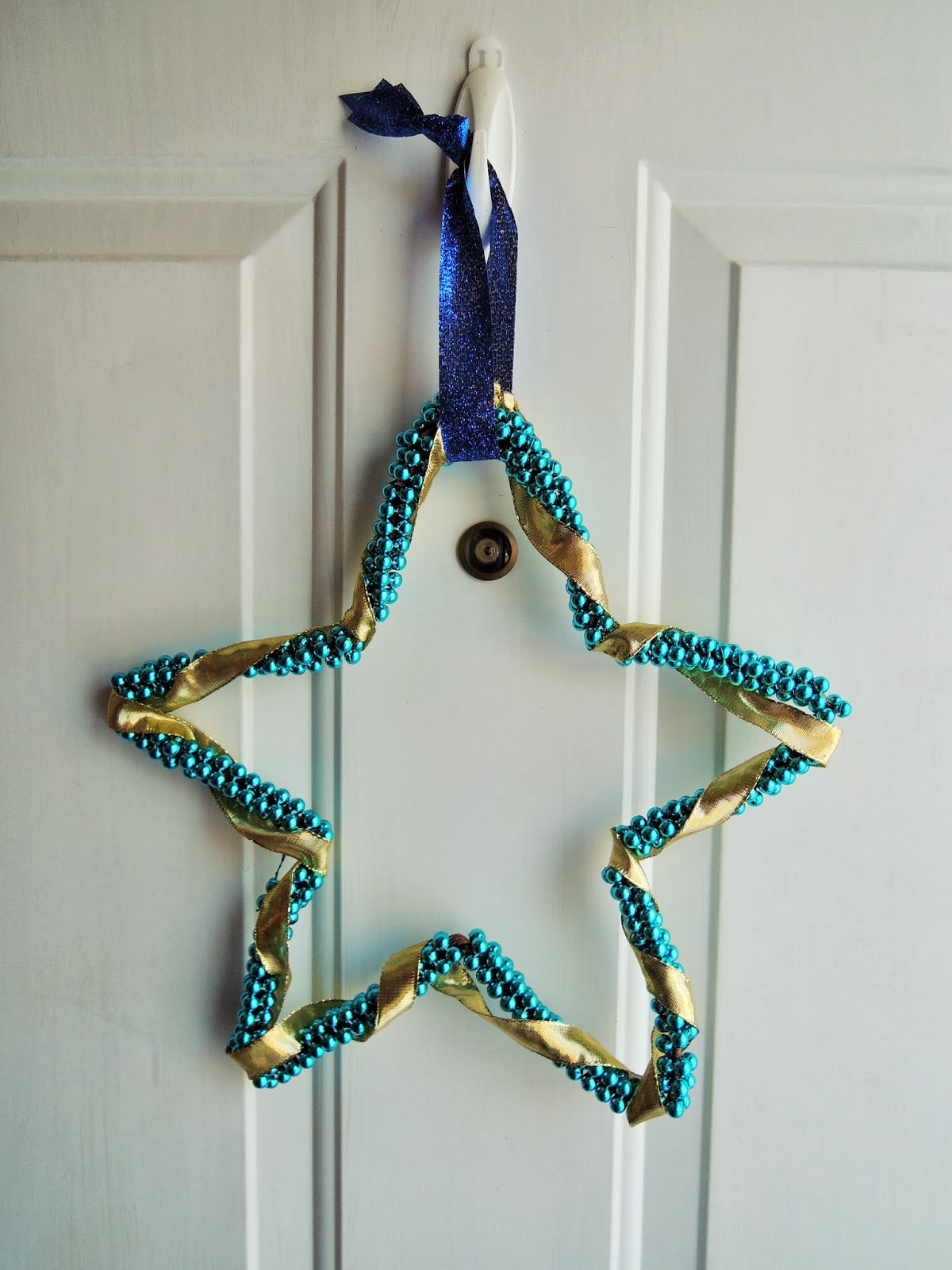 Holly Goes Lightly DIY Beaded Star Door Hanger