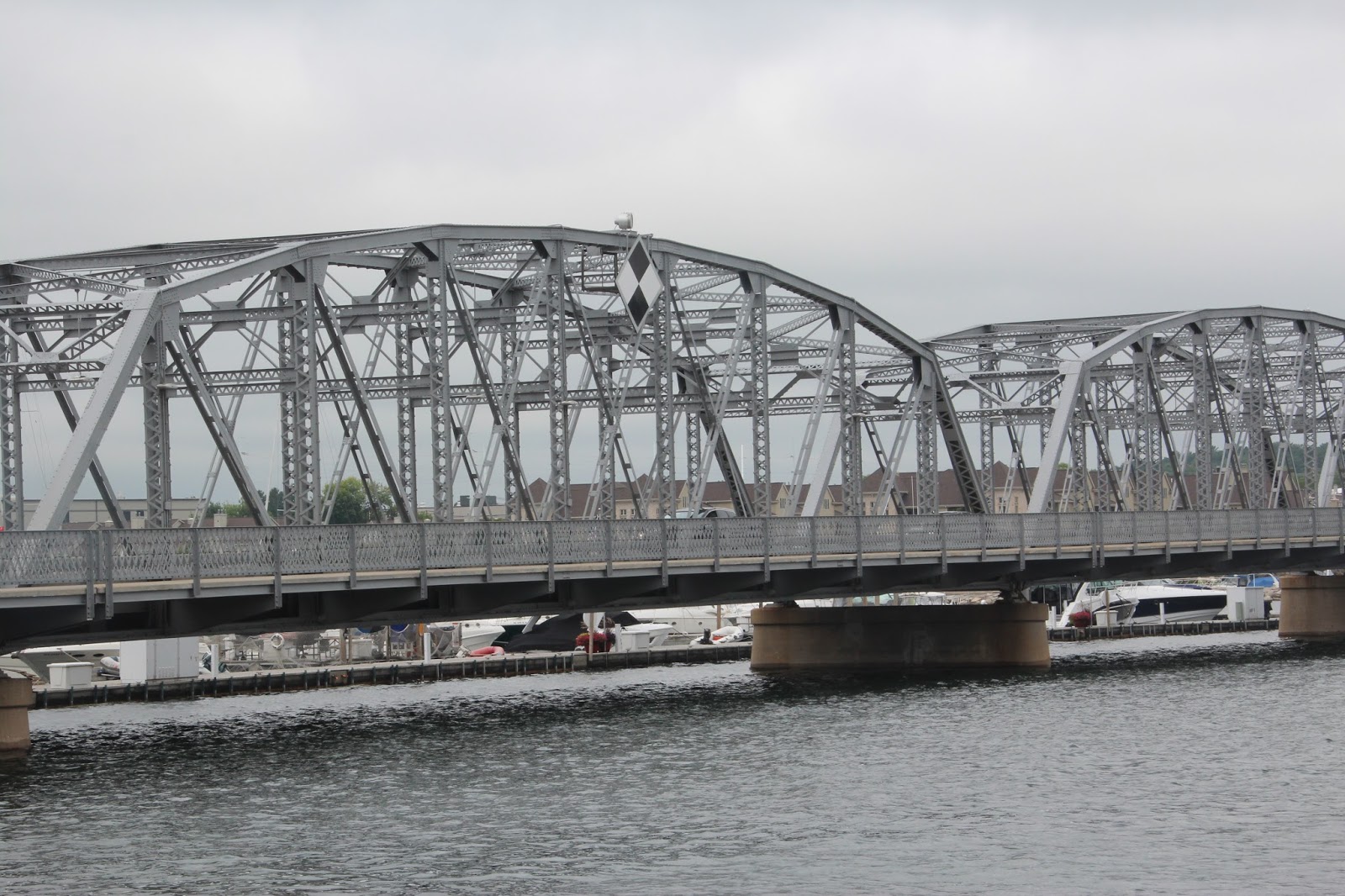 VISUAL SAINT PAUL Bridges And Boats