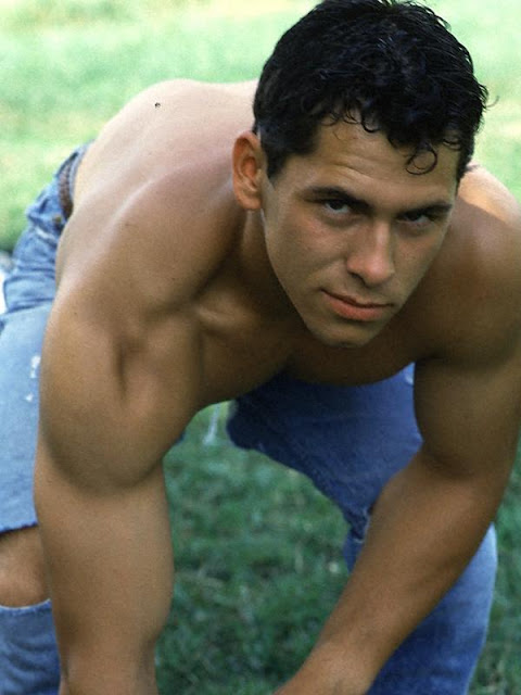 HOT CLASSIC MODEL ERIK MENDOZA HOT CLASSIC MODEL ERIK MENDOZA