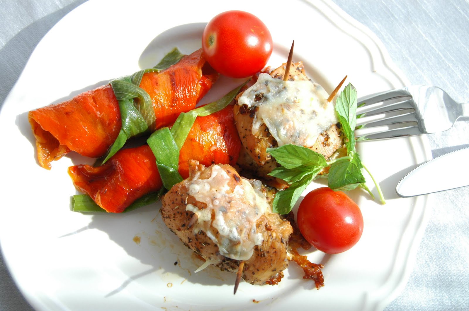 Mutluevler Mantarlı tavuk sarma &amp; Patatesli közlenmiş biber sarması