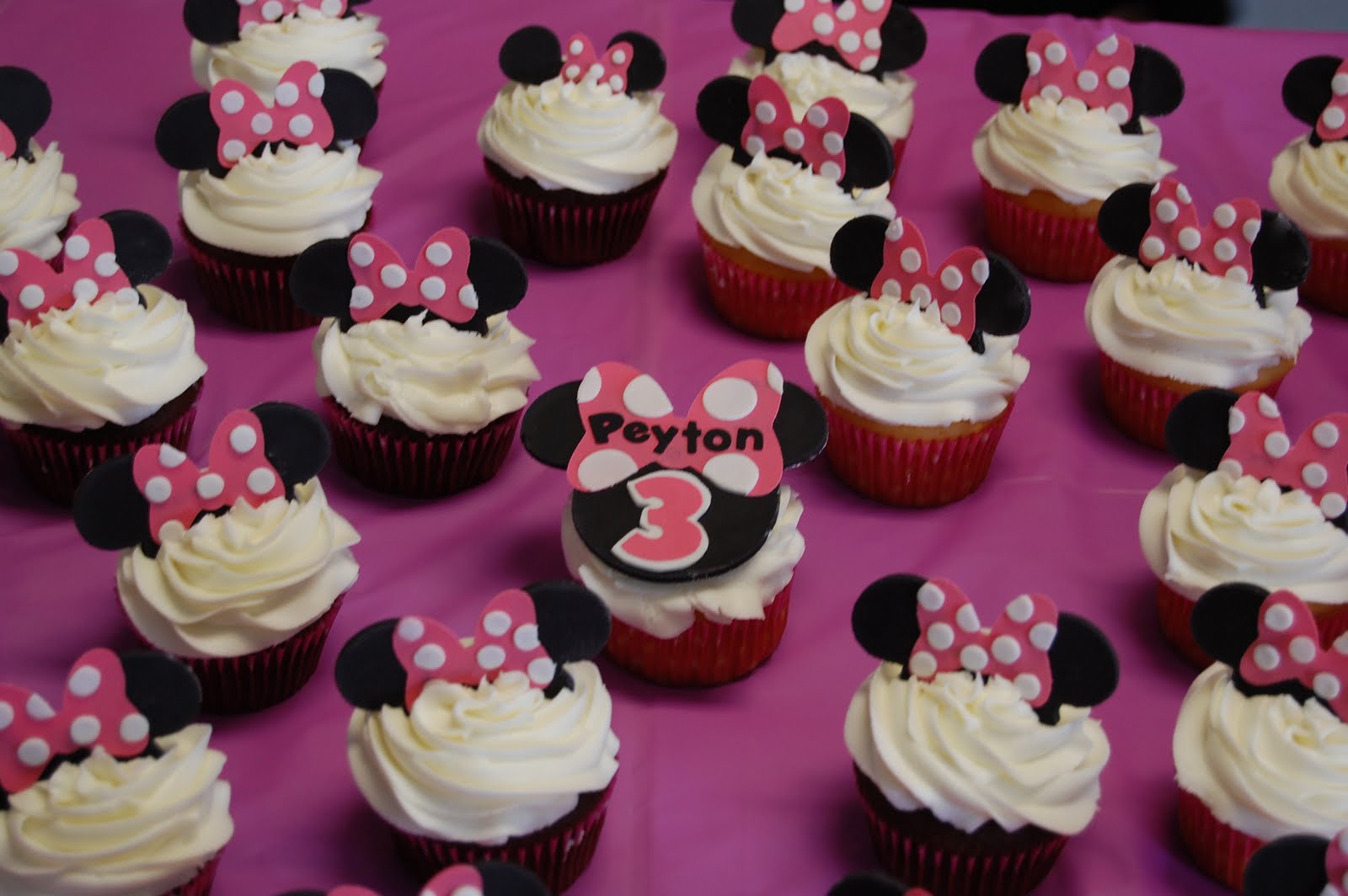 CakeFilley Minnie Mouse Cupcakes