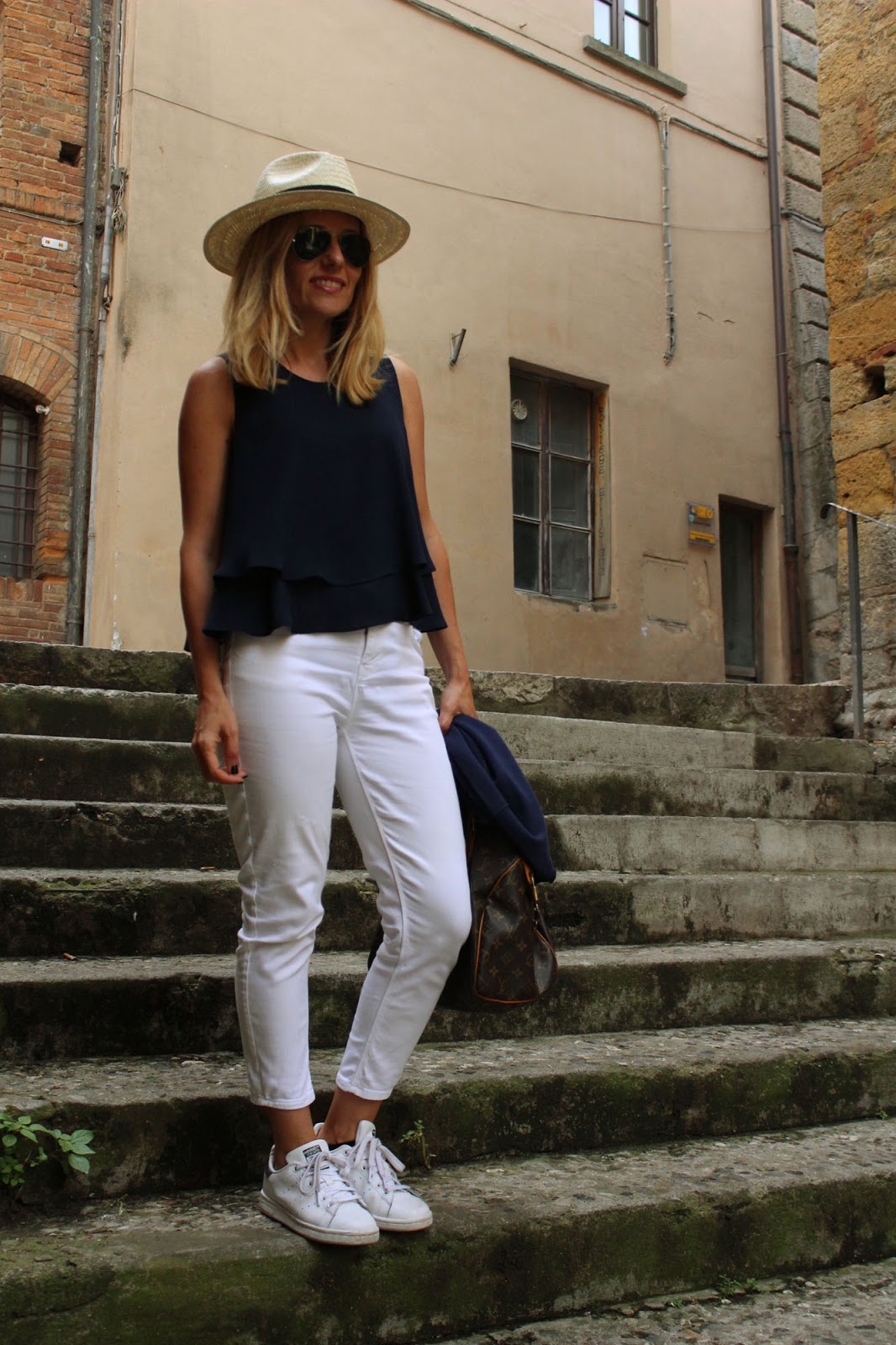 Eniwhere Fashion - Volterra - Blue and white outfit