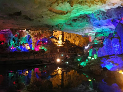 Beautiful Stalagtites and Stalagmites inside Crown Cave Guilin