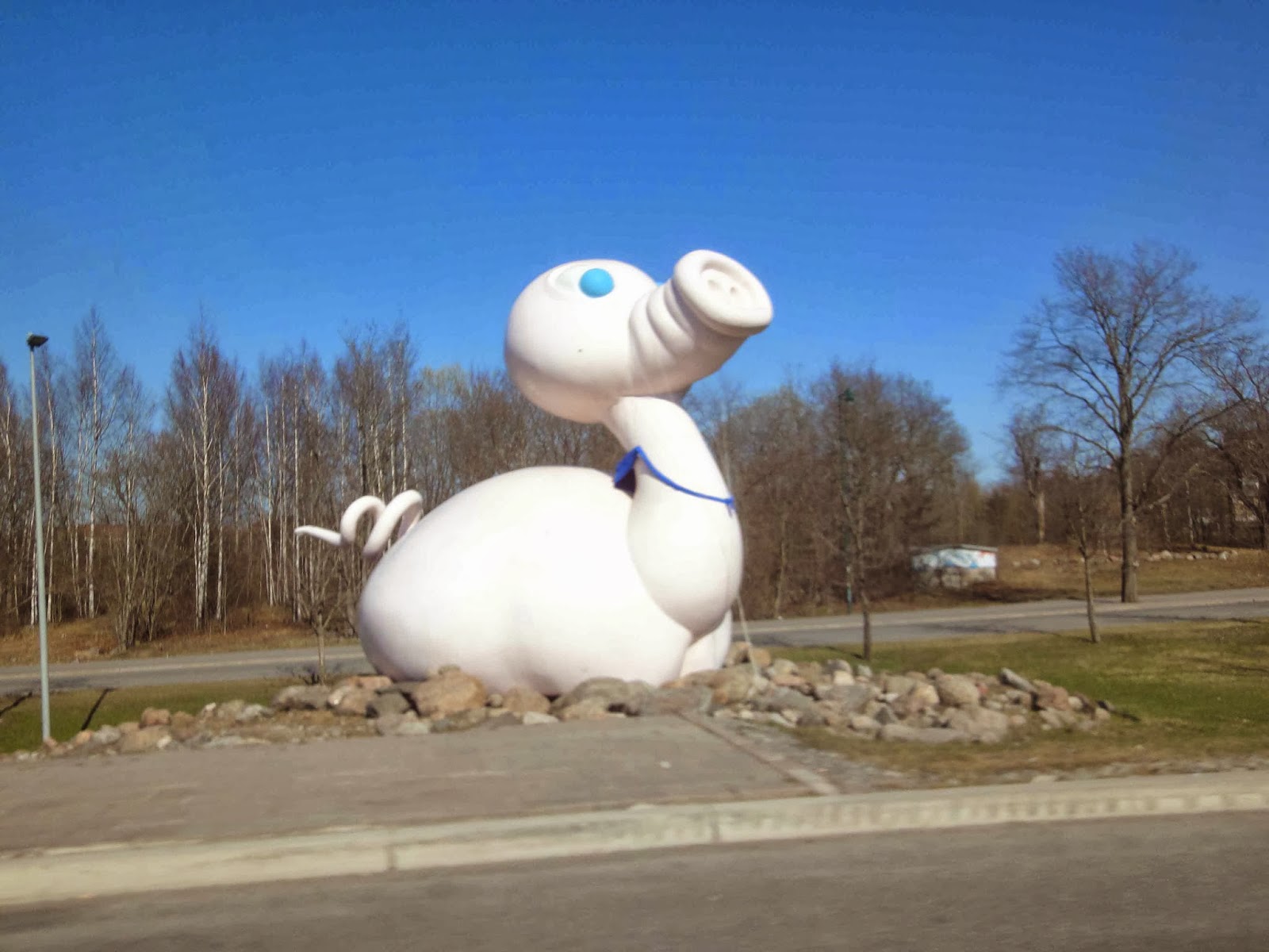 Blog FUAD Informasi Dikongsi Bersama Top 10 Weirdest Statues On The