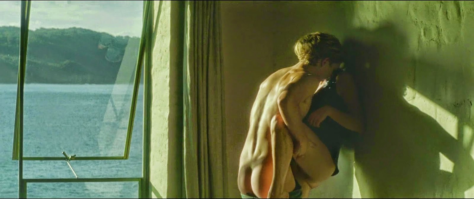 Xavier Samuel naked bum in Adore.