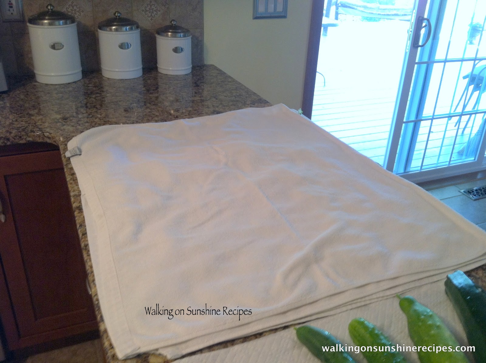 Tip Washing and Drying Lettuce Walking on Sunshine