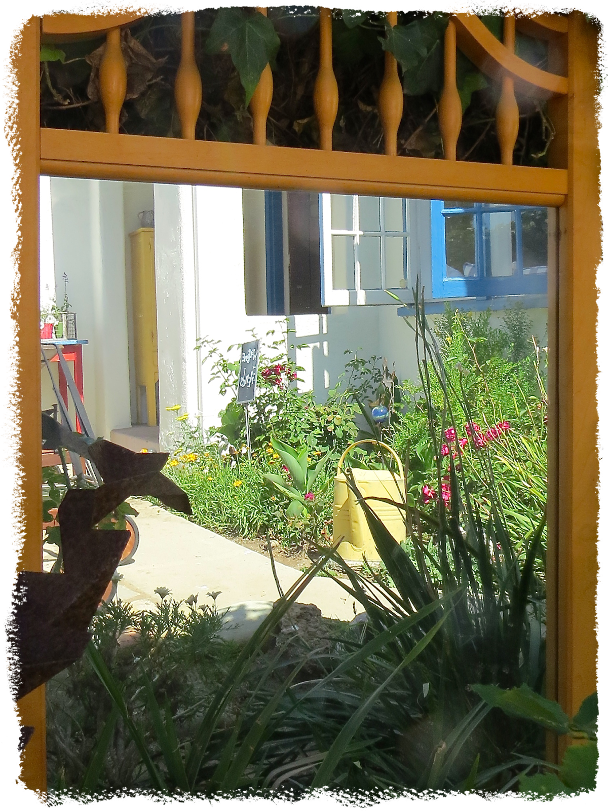 Art and Sand Flowers . . . all year long