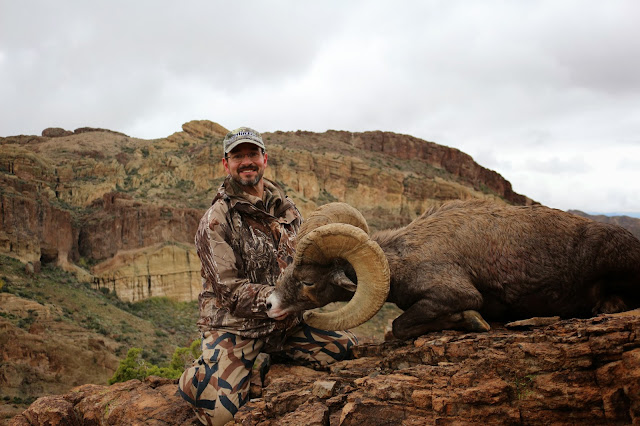 Desert+Bighorn+Sheep+Hunt+Photos+in+Arizona+Unit+15D+with+Colburn+and+Scott+Outfitters.++Sheep+Guides+13.JPG