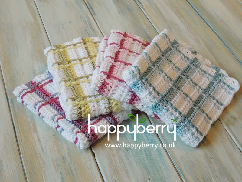Kitchen Crochet Patterns featured by top US crochet blog, Flamingo Toes: tartan washcloth