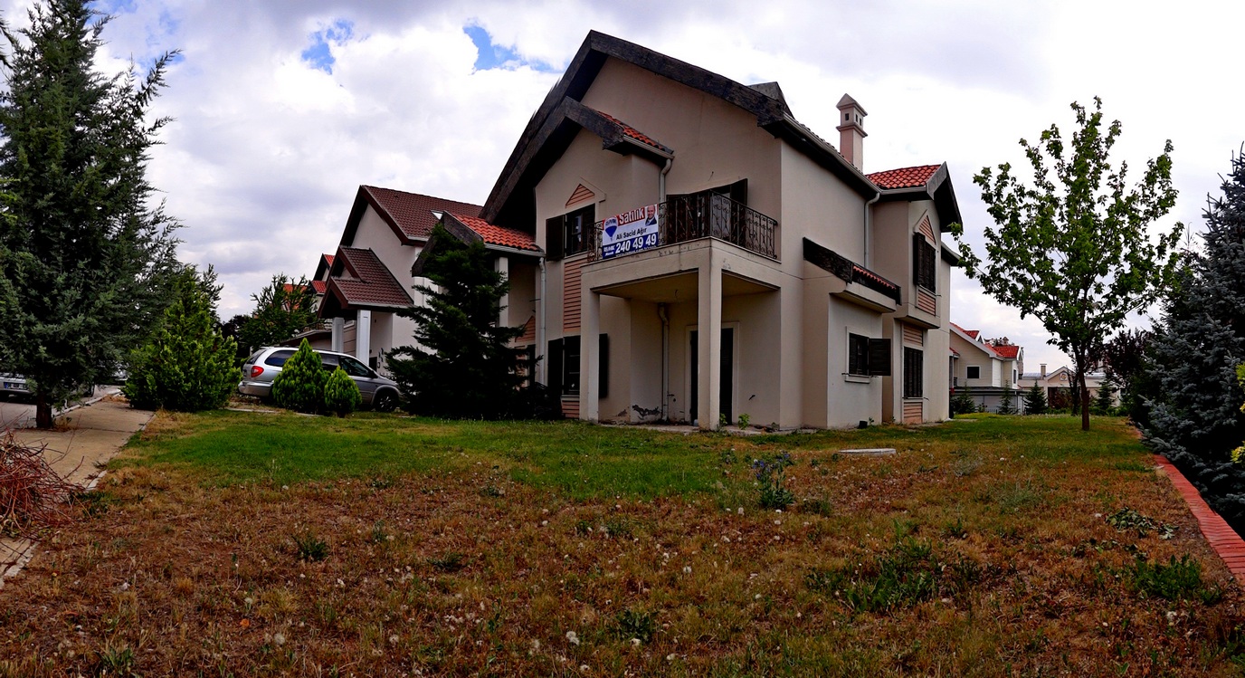 cayyolu satilik villa arsa gayrimenkul daire angora koru sitesi umitkoy batibirlik konutkent angora 1 etapta genis bahceli kupon villa