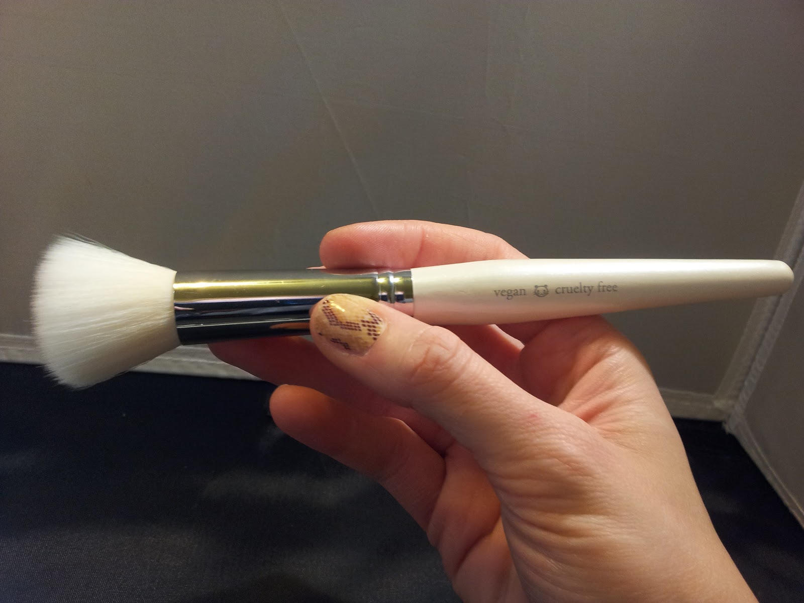 Makeup Matters Spotlight 100 Pure Cosmetics Vegan Brushes