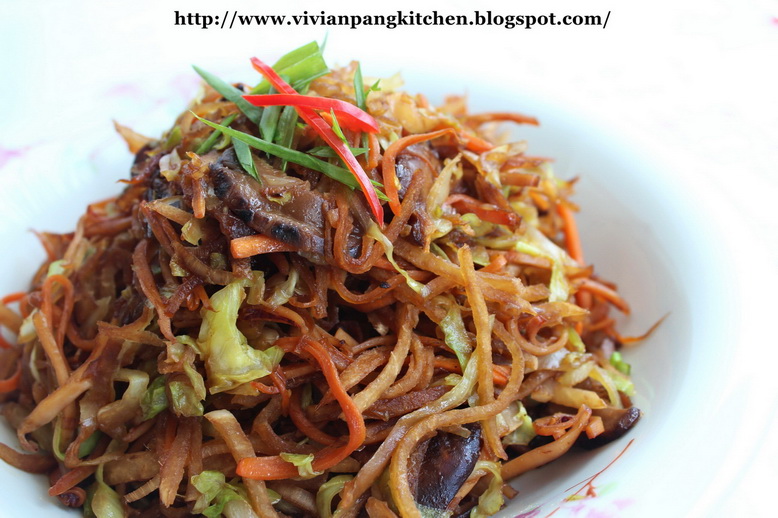 Vivian Pang Kitchen StirFry Jicama(Jiu Hu Char/鱿鱼炒)MFF Penang