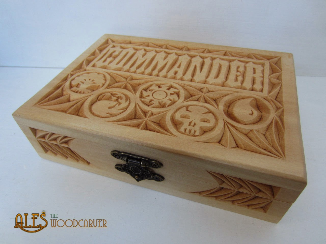 Ales the woodcarver MTG card boxes for Commander decks