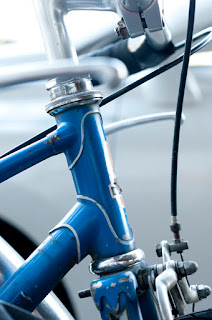 bike, bicycle, the biketorialist, biketorialist, single speed, Melbourne, Victoria, Australia, Peugeot, vintage, mixte, smith street, smith St, blue, head tube, pin striping, decal, lug,lugging tim macauley, timothy macauley, frame, photography, photograph, image,      