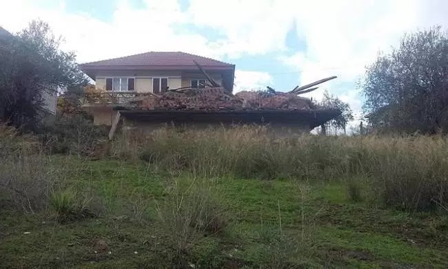 Kατεδάφισαν λάθος σπίτι στο Αγρίνιο Kατεδάφισαν λάθος σπίτι στο Αγρίνιο