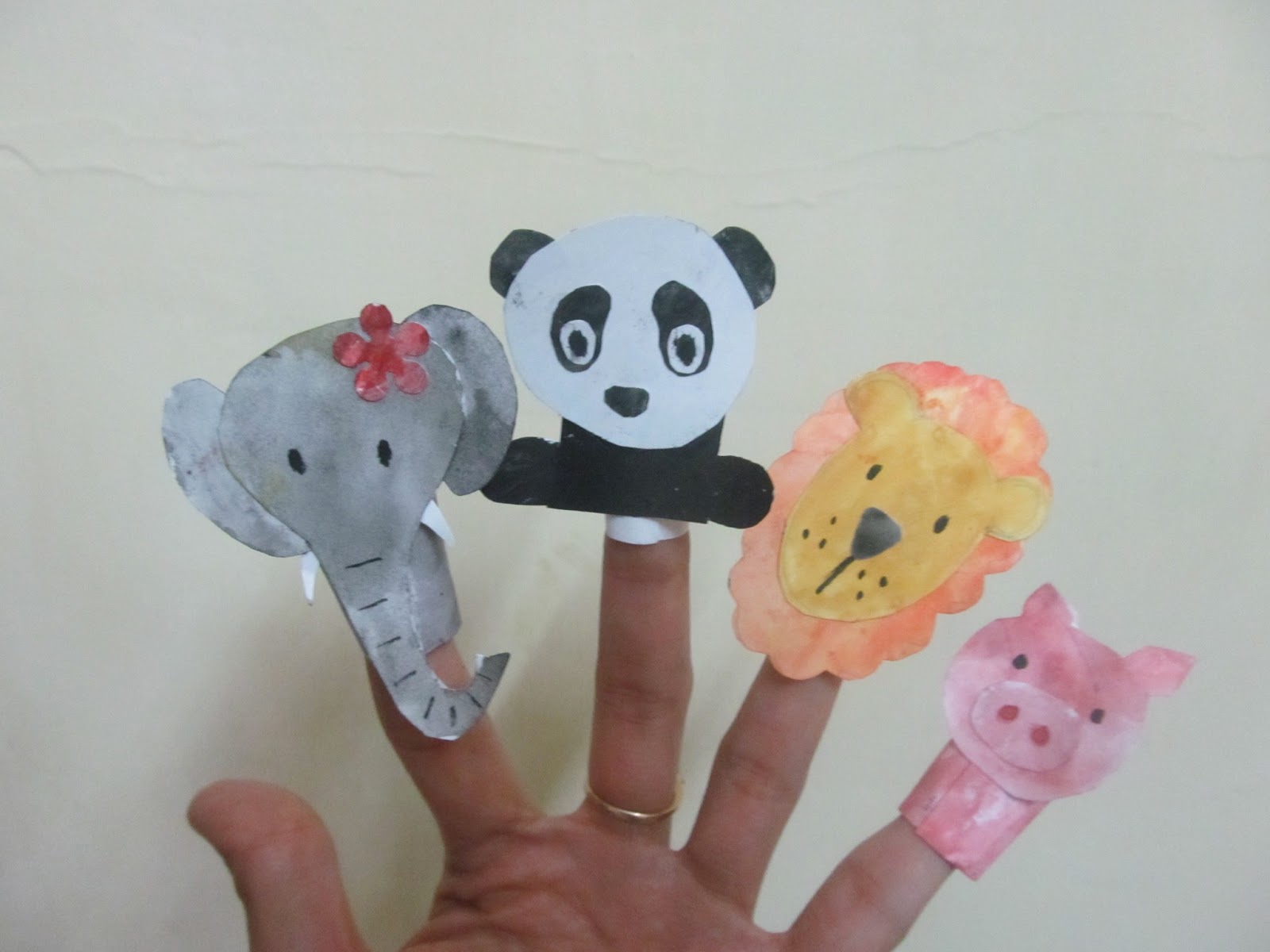 Arts Craft And Me Finger Puppets for those cute tiny hands...