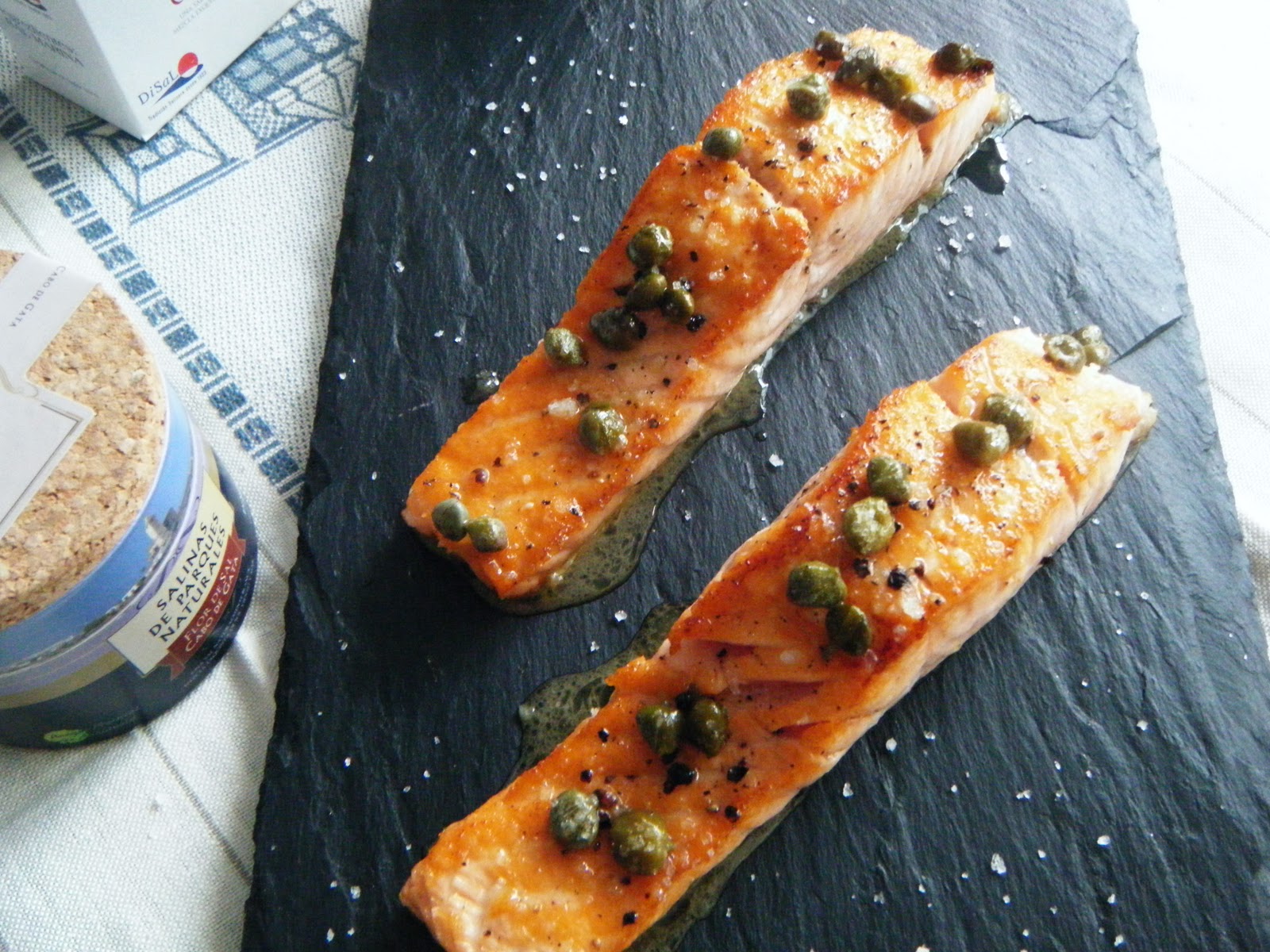 Salmón con Alcaparras, Eneldo y Flor de Sal del Cabo de Gata Las