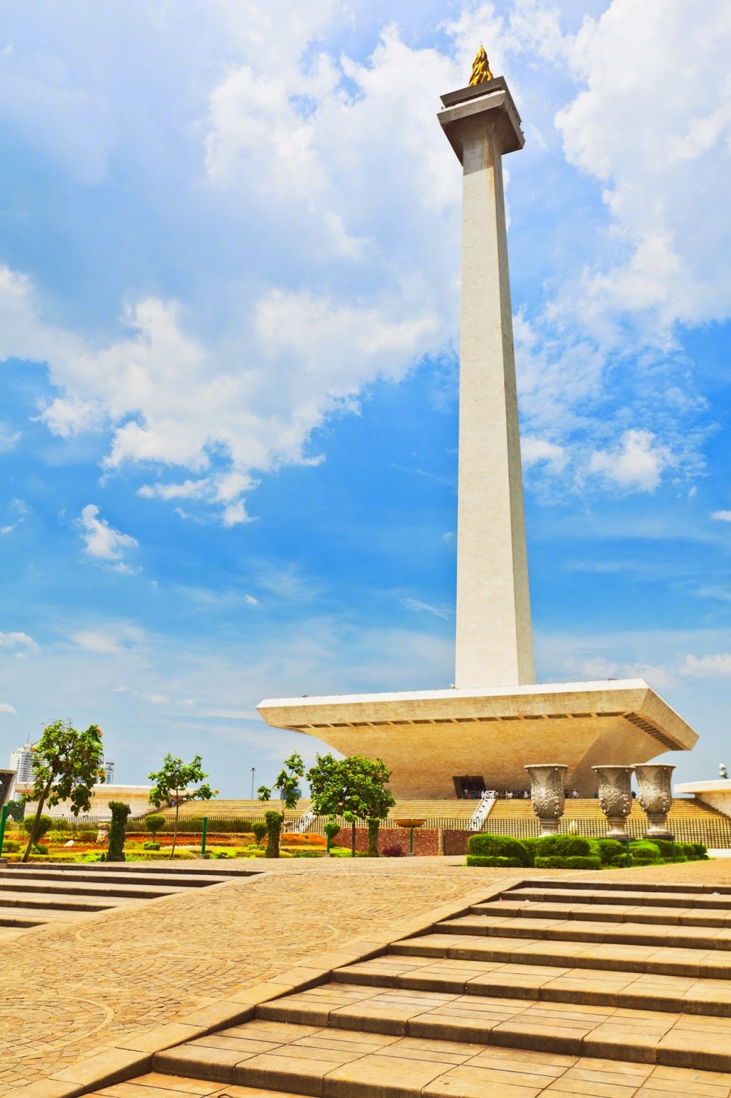 Monas
