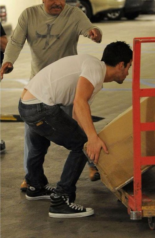 Joe Jonas' fine exposed ass Posted by Brent Everett Email ThisBlogThis