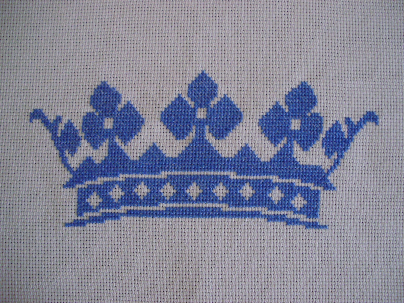 Ponto Cruz da Márcia: Coroa em ponto cruz