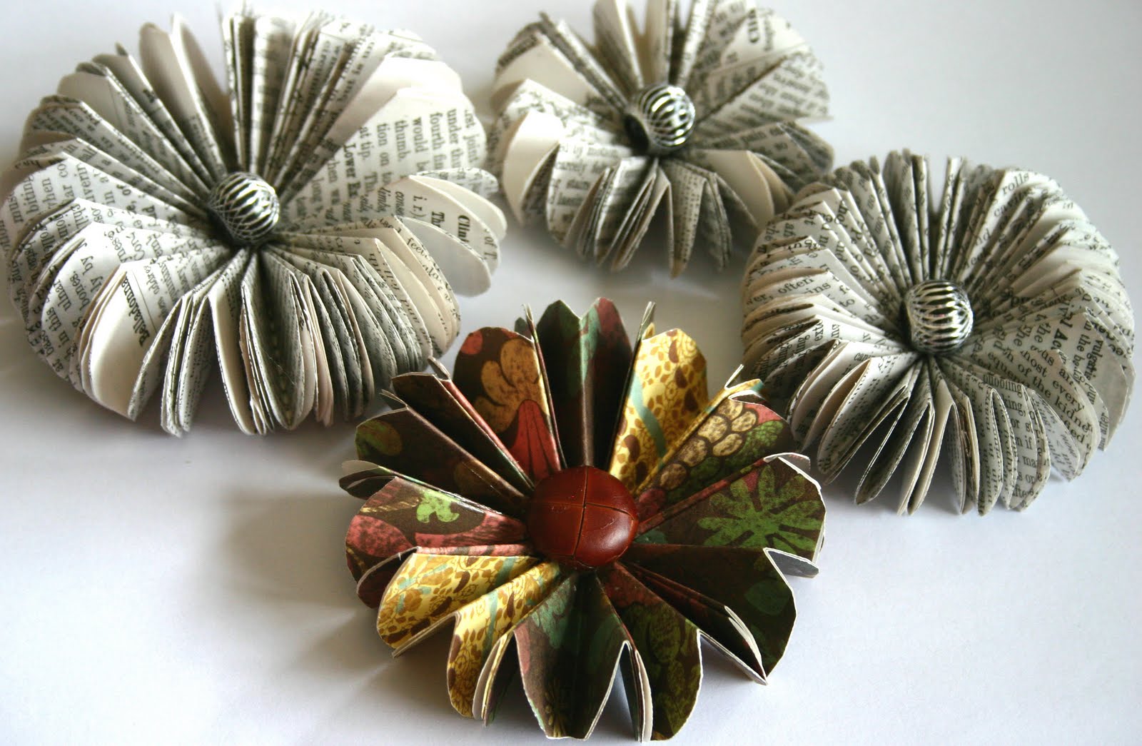 KnitYoga: Book Page Blooms Tutorial