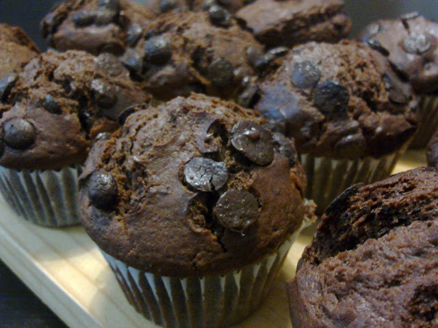 Muffins magdalenas de chocolate estilo Starbucks